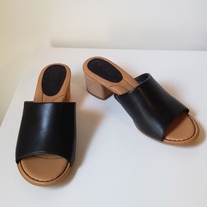 New Born Boas Black Mules